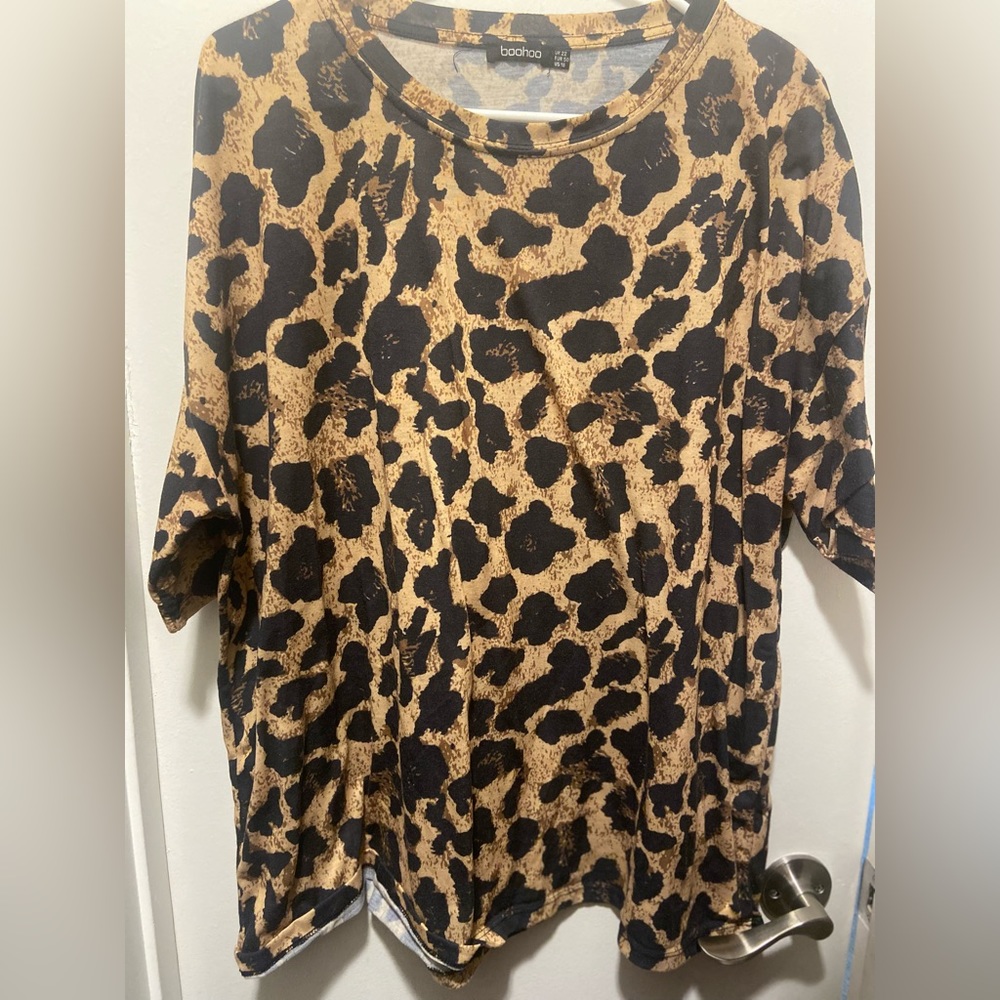 Plus leopard print oversized t-shirt